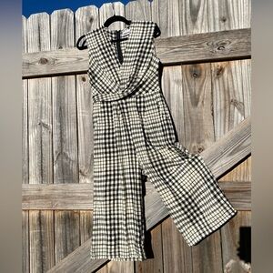 Urban Outfitters jumpsuit jumper romper in black and cream with pockets - Size 4